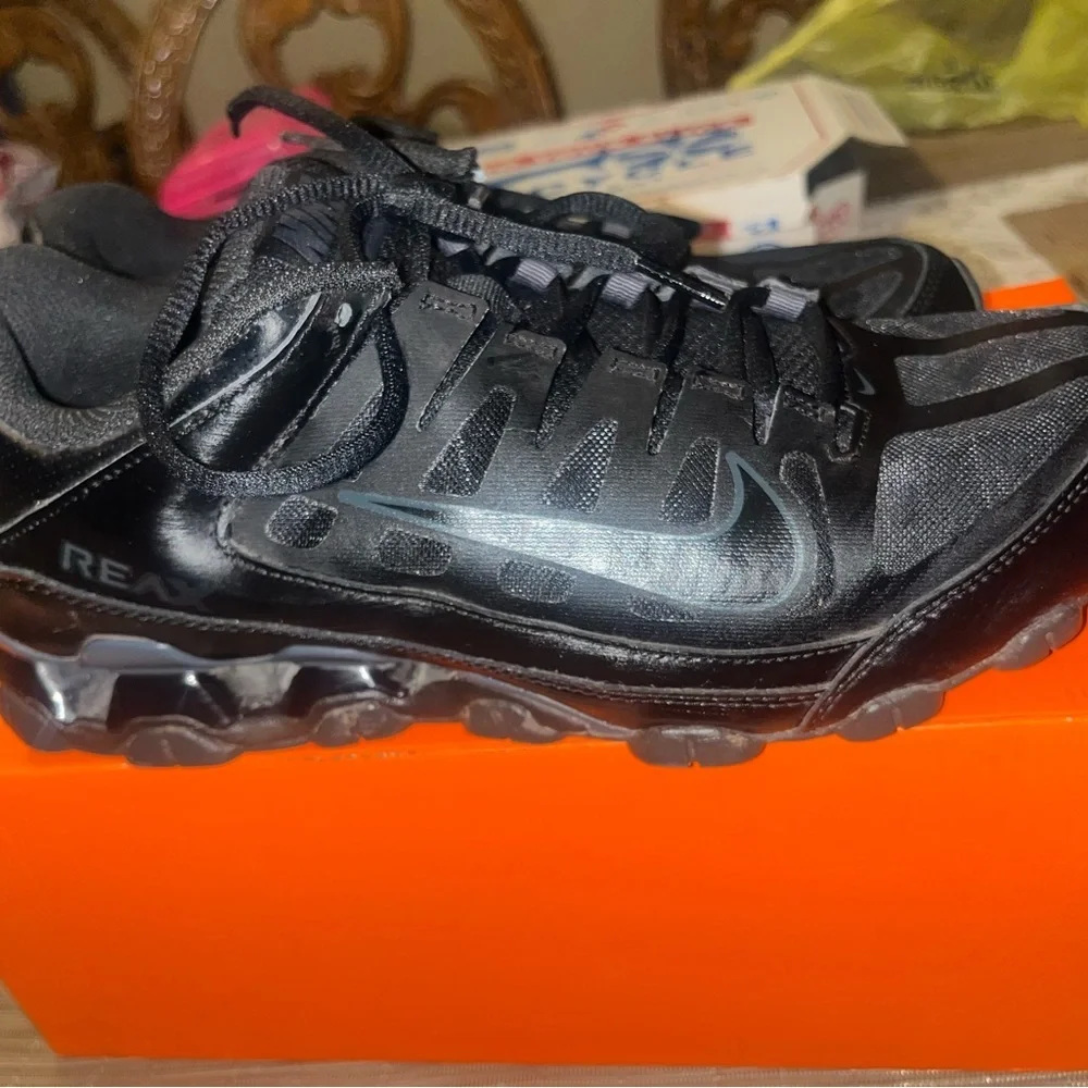 Nike Reax 8 size 9.5 used but in good condition